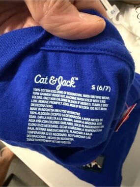 Cat & Jack Royal Blue T-Shirt small 6/7  nwt